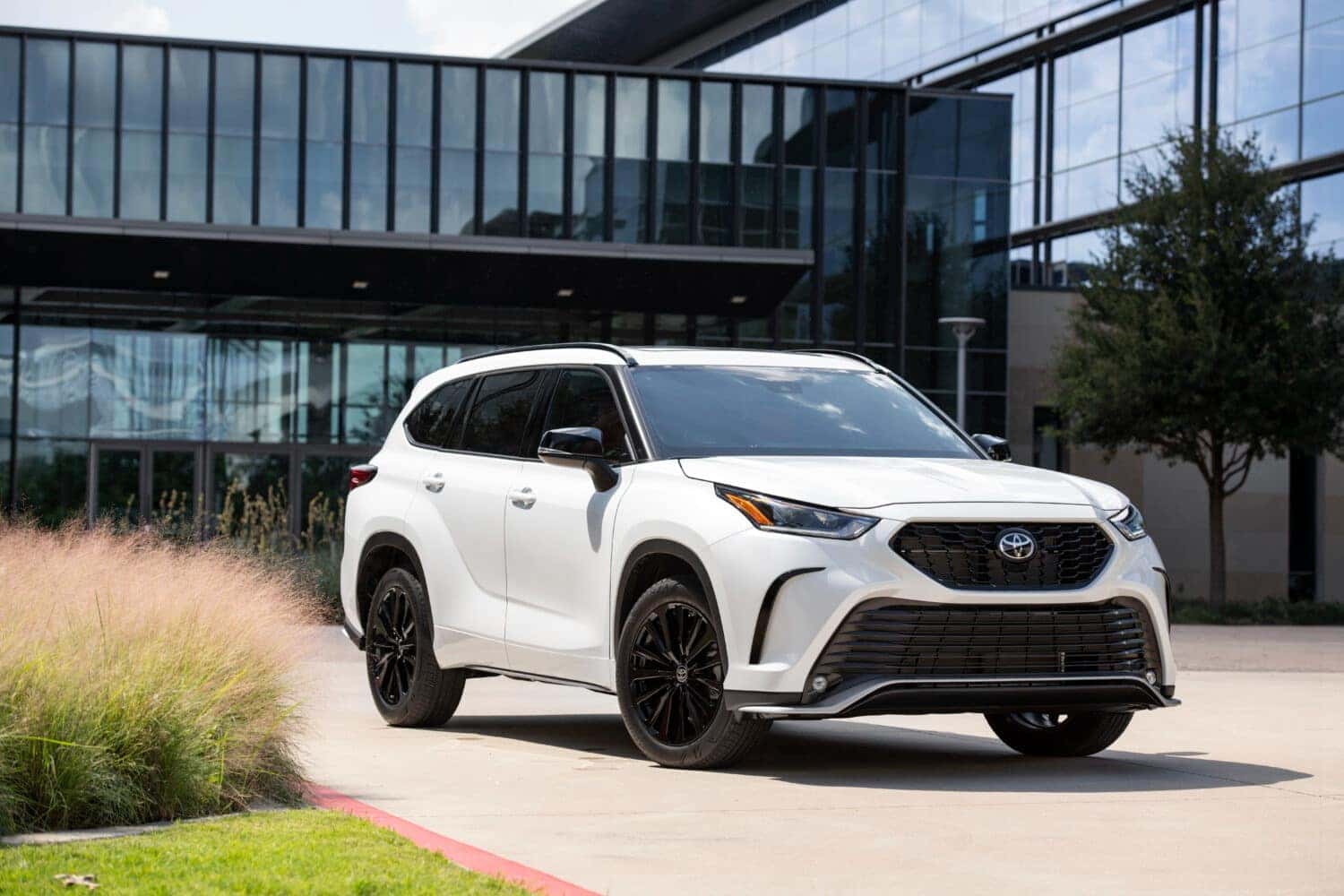 Comparing The 2024 Toyota Highlander Vs 2024 Kia Telluride Comparing The 2024 Toyota Highlander Vs 2024 Kia Telluride