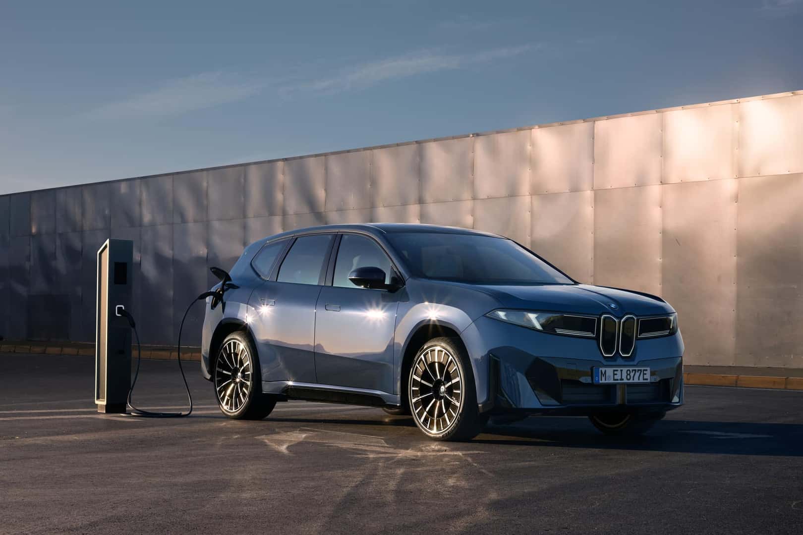 BMW iX3 charging station