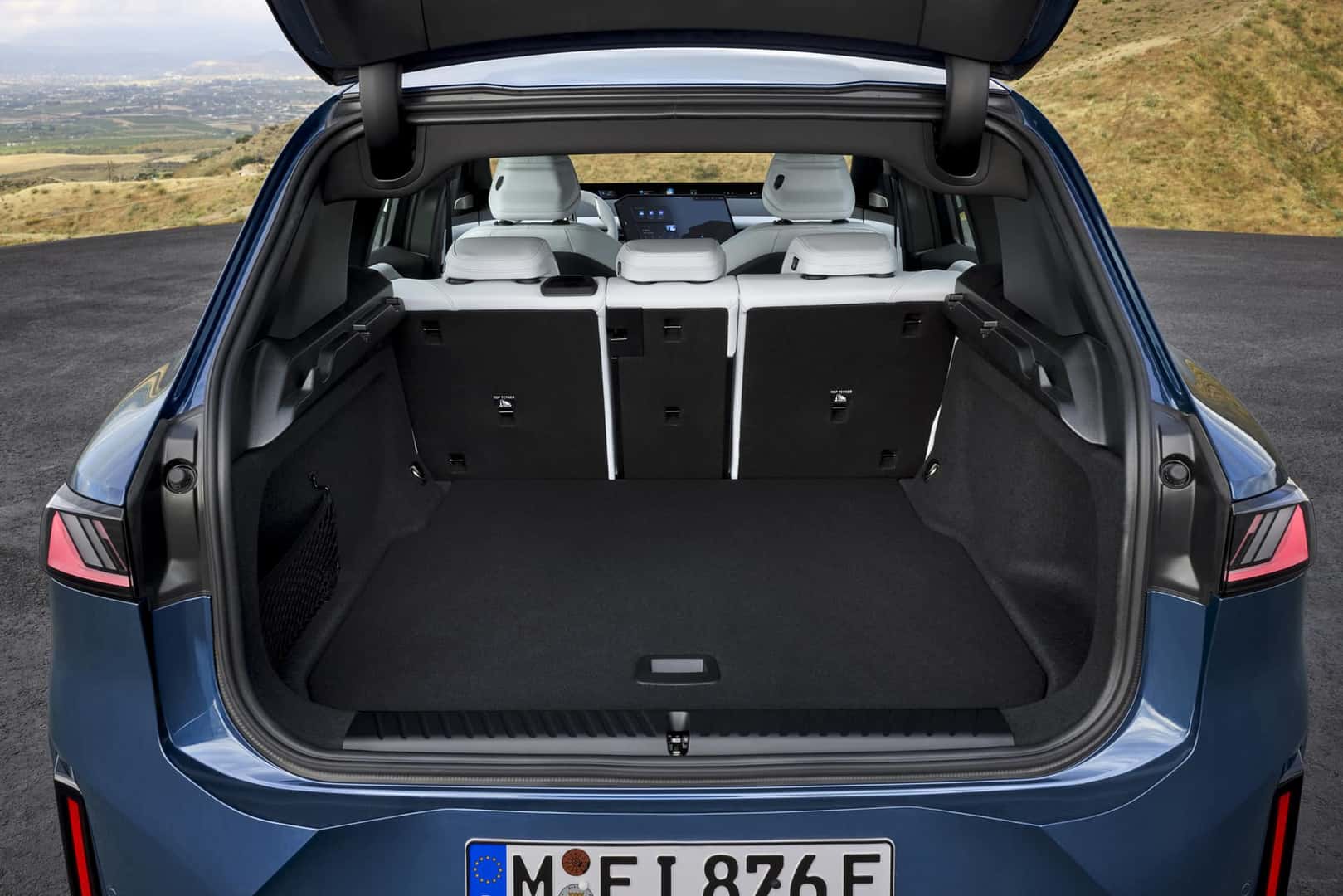 BMW iX3 trunk