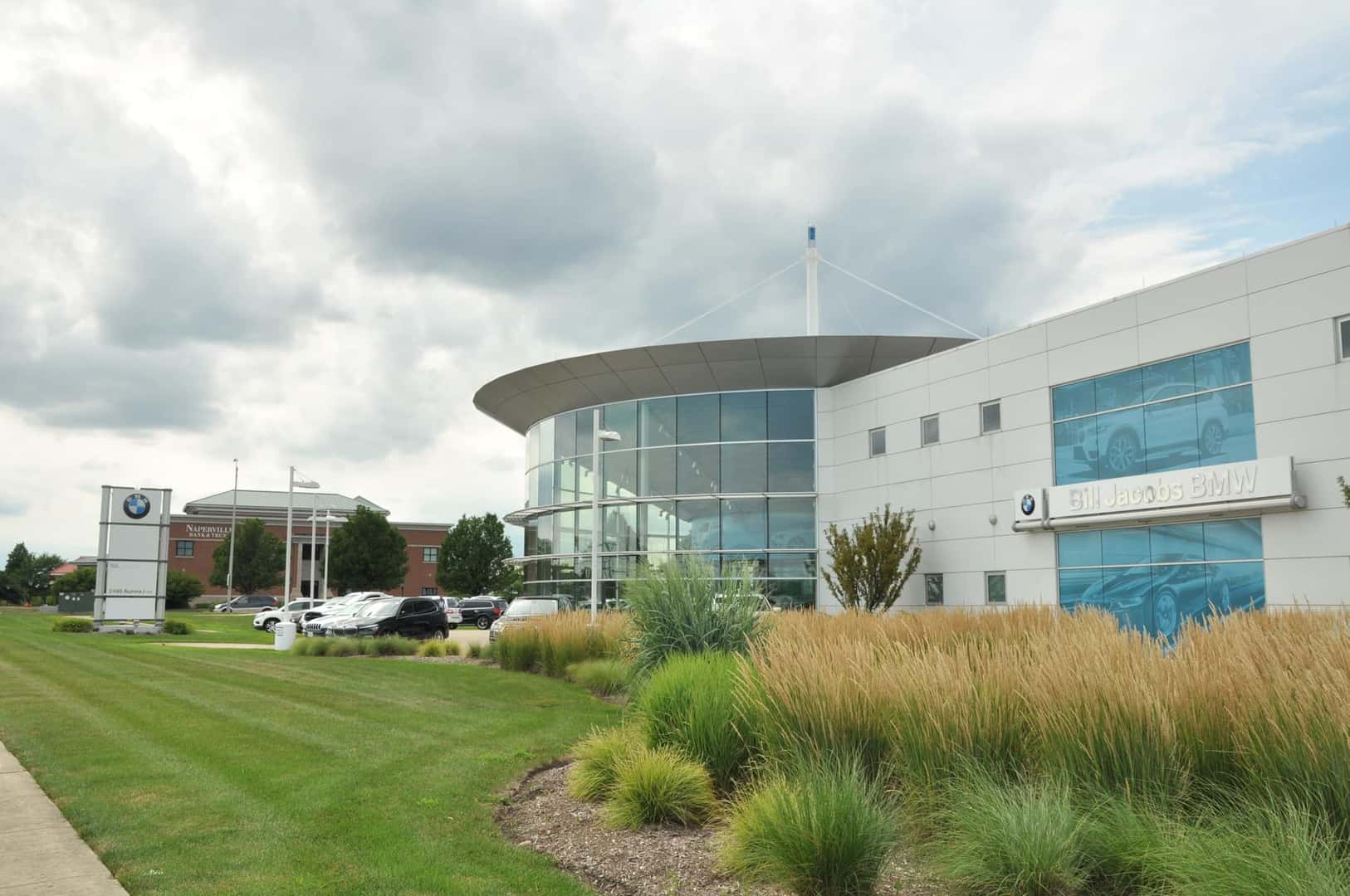 Bill Jacobs BMW Exterior - Naperville, IL