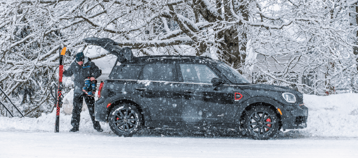mini in snow