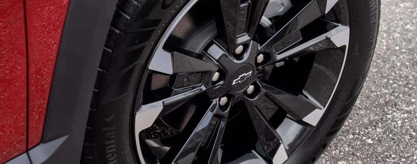 Close-up of a wheel on a 2025 Chevy Equinox RS.