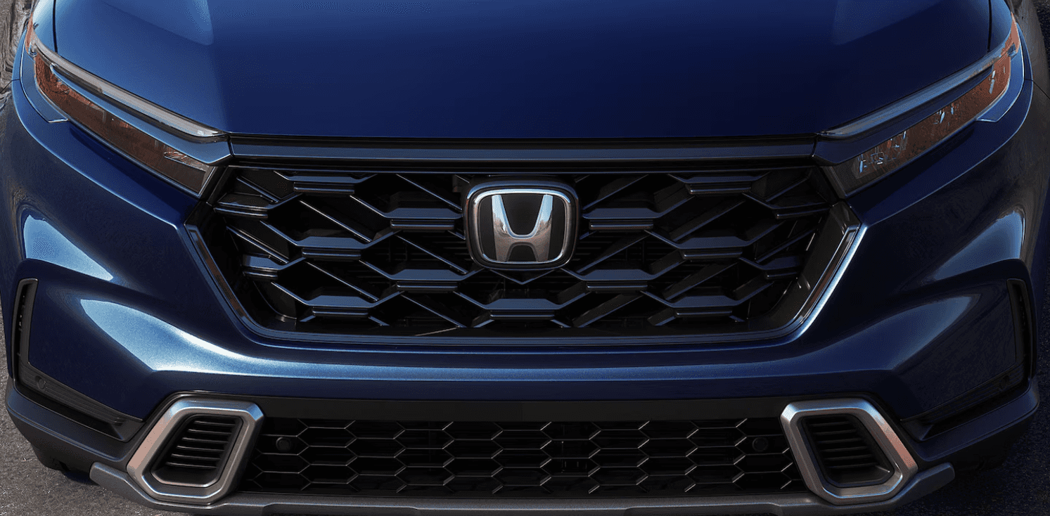 The front grille and hood of a 2024 Honda CR-V (1)