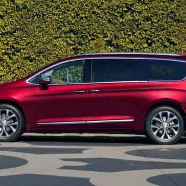 2018 Chrysler Pacifica side view