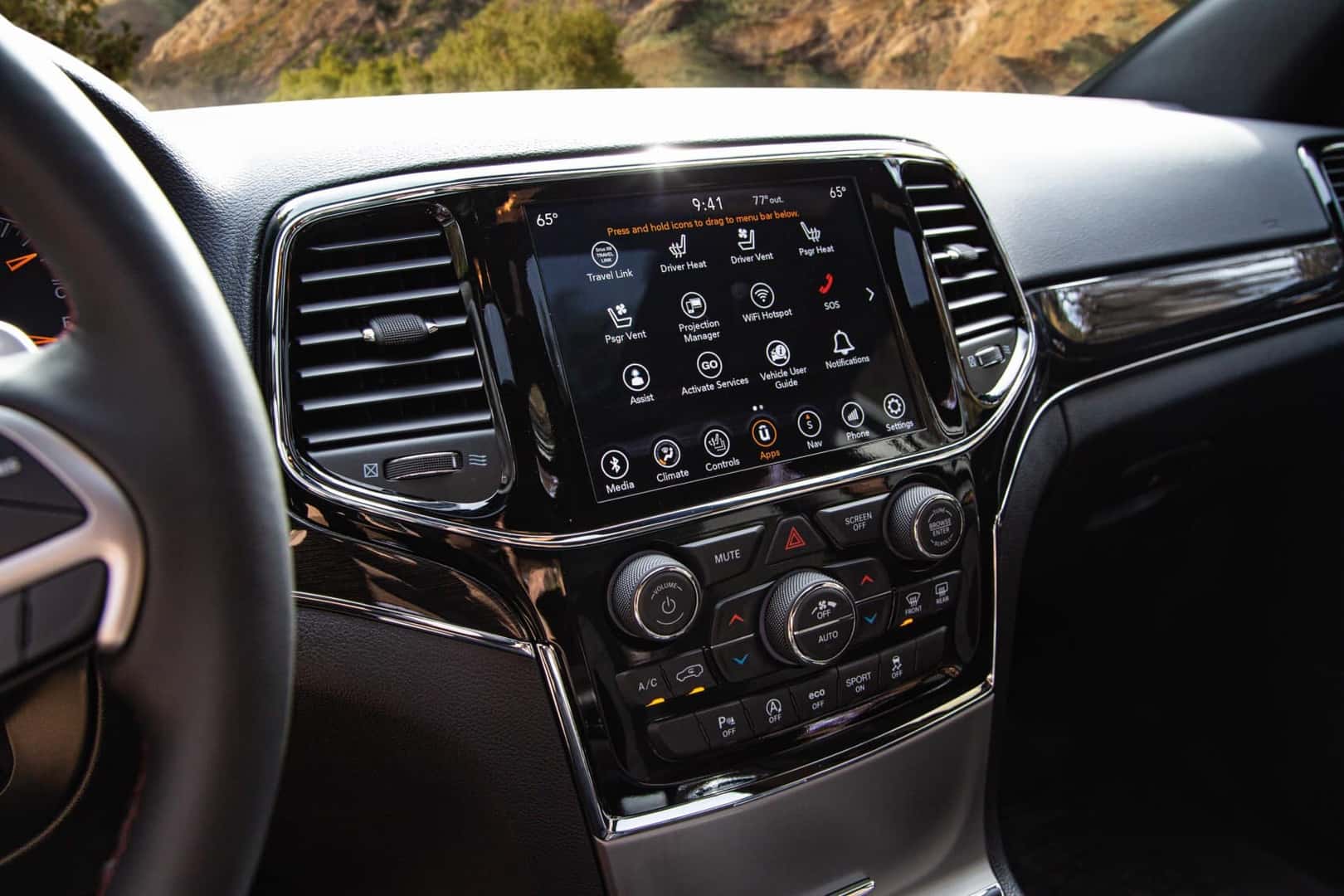 2022 Jeep Grand Cherokee infotainment touchscreen Apple CarPlay