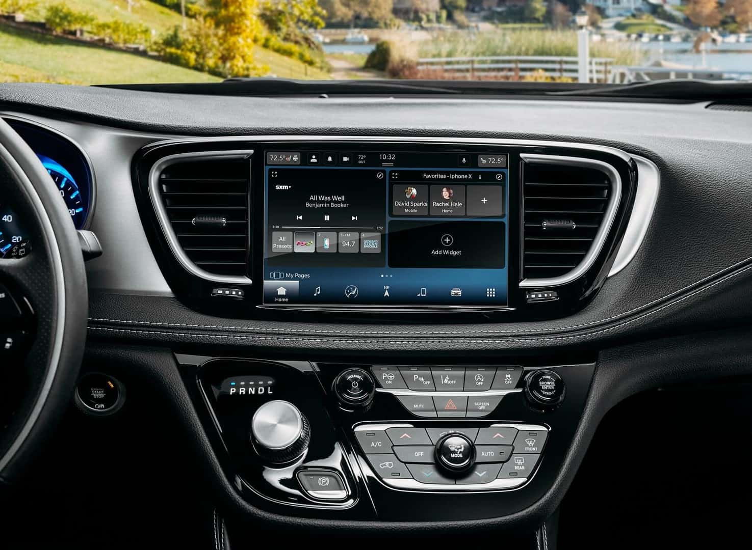 Chrysler Pacifica Interior Tech