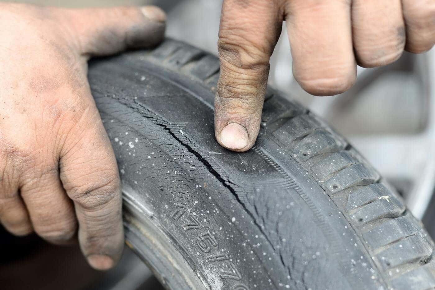 Signs to Schedule Tire Repair 