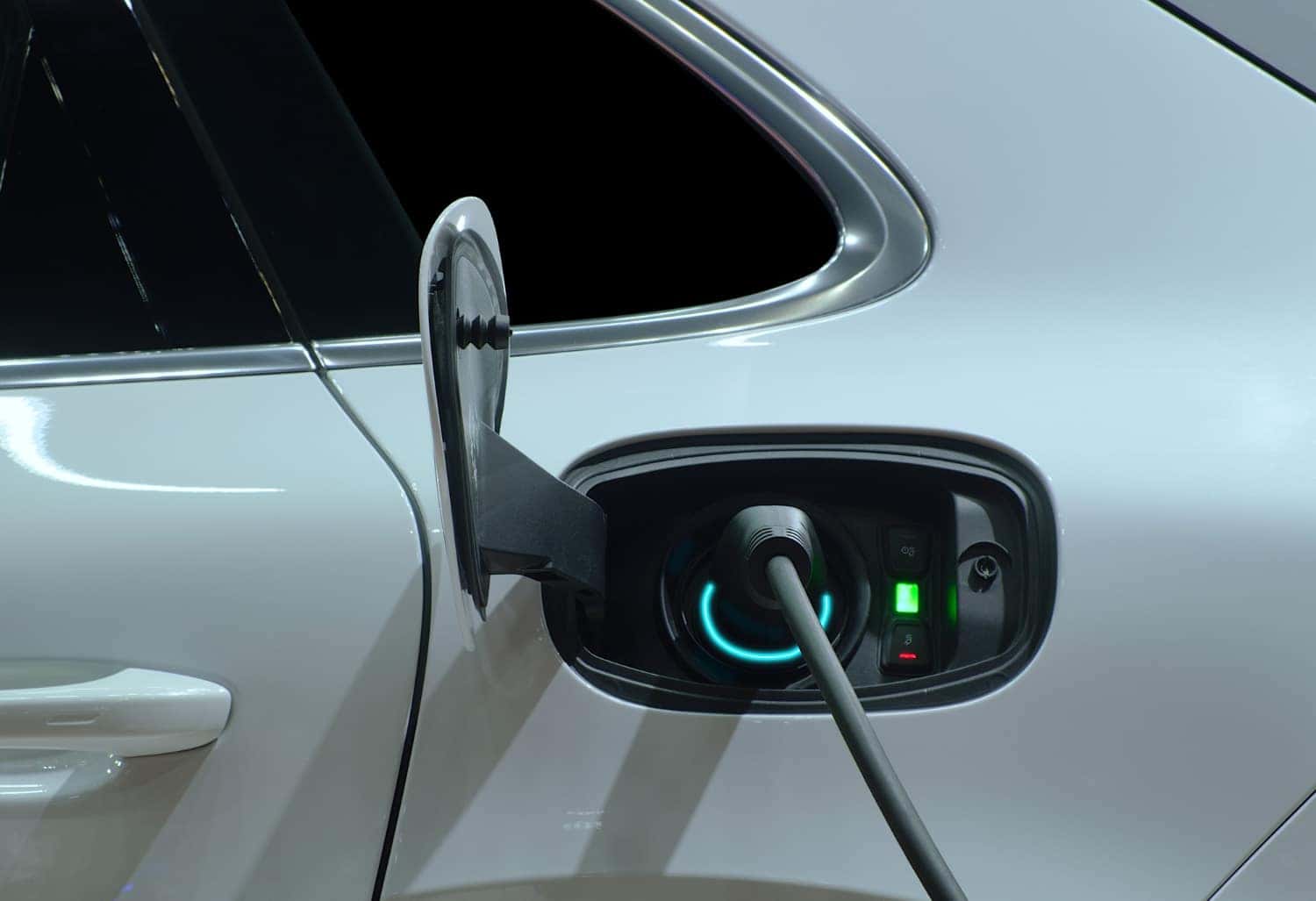 Jeep® 4xe plug-in hybrid at Dick Huvaeres CDJR