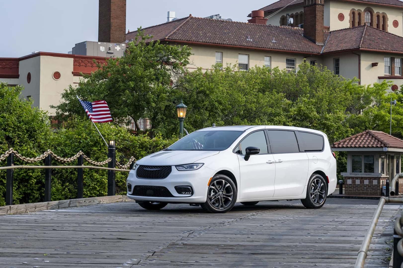 Chrysler Pacifica Driving