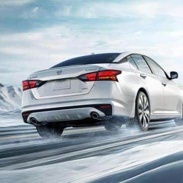 2020-nissan-altima-taillights