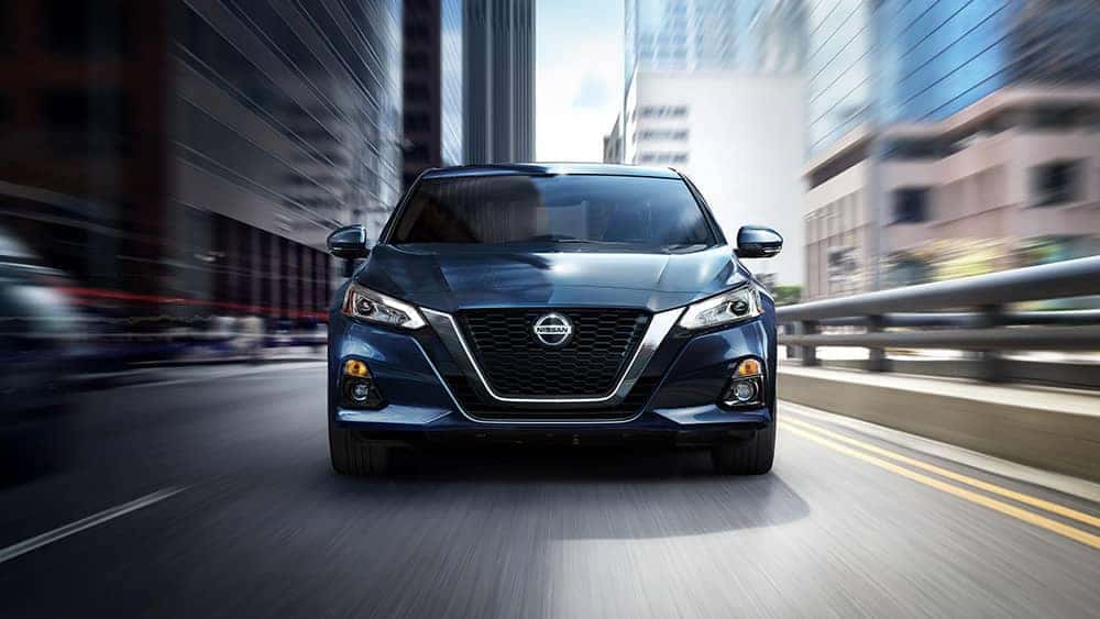 2020-nissan-altima-v-motion-grille