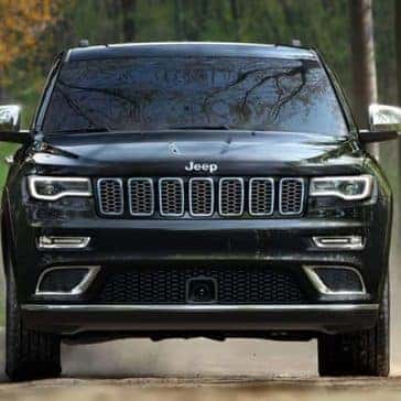 2019 Jeep Grand Cherokee front exterior