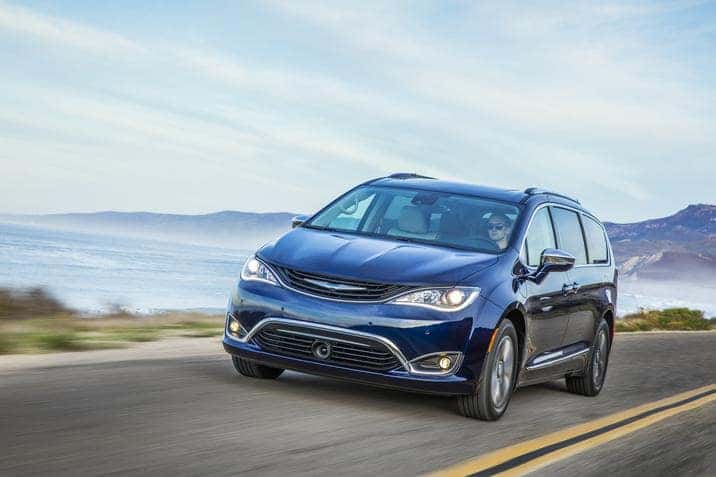 Chrysler Pacifica AT Hybrid Touring L ( - ) - технические характеристики