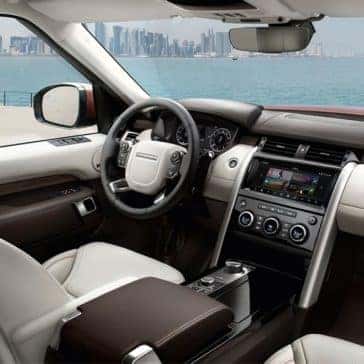 2018 Land Rover Discoveryfront interior