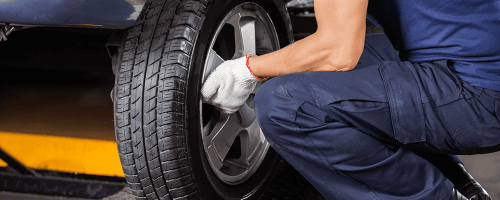 How Do You Change a Car Tire? | Land Rover Paramus