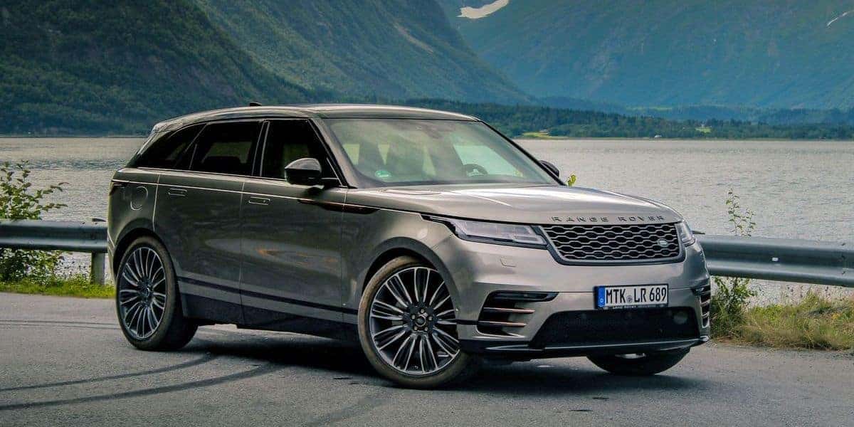 Land Rover Discovery Vs Range Rover Sport  - Standard Features In The 2019 Model.