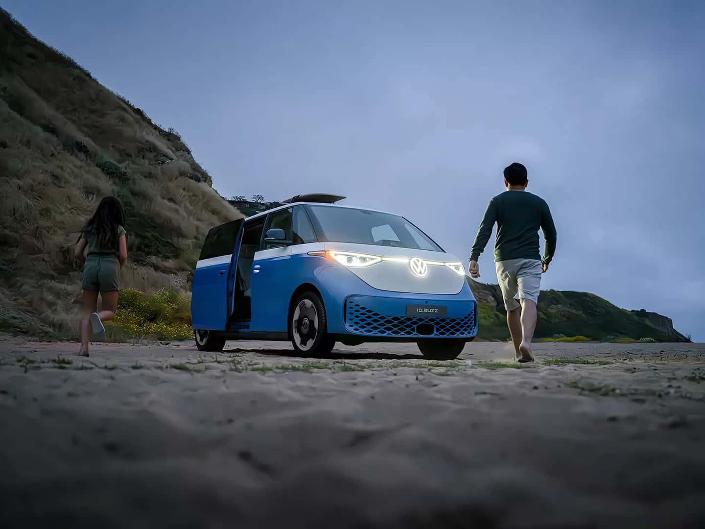 2025 ID.Buzz vw bus blue exterior
