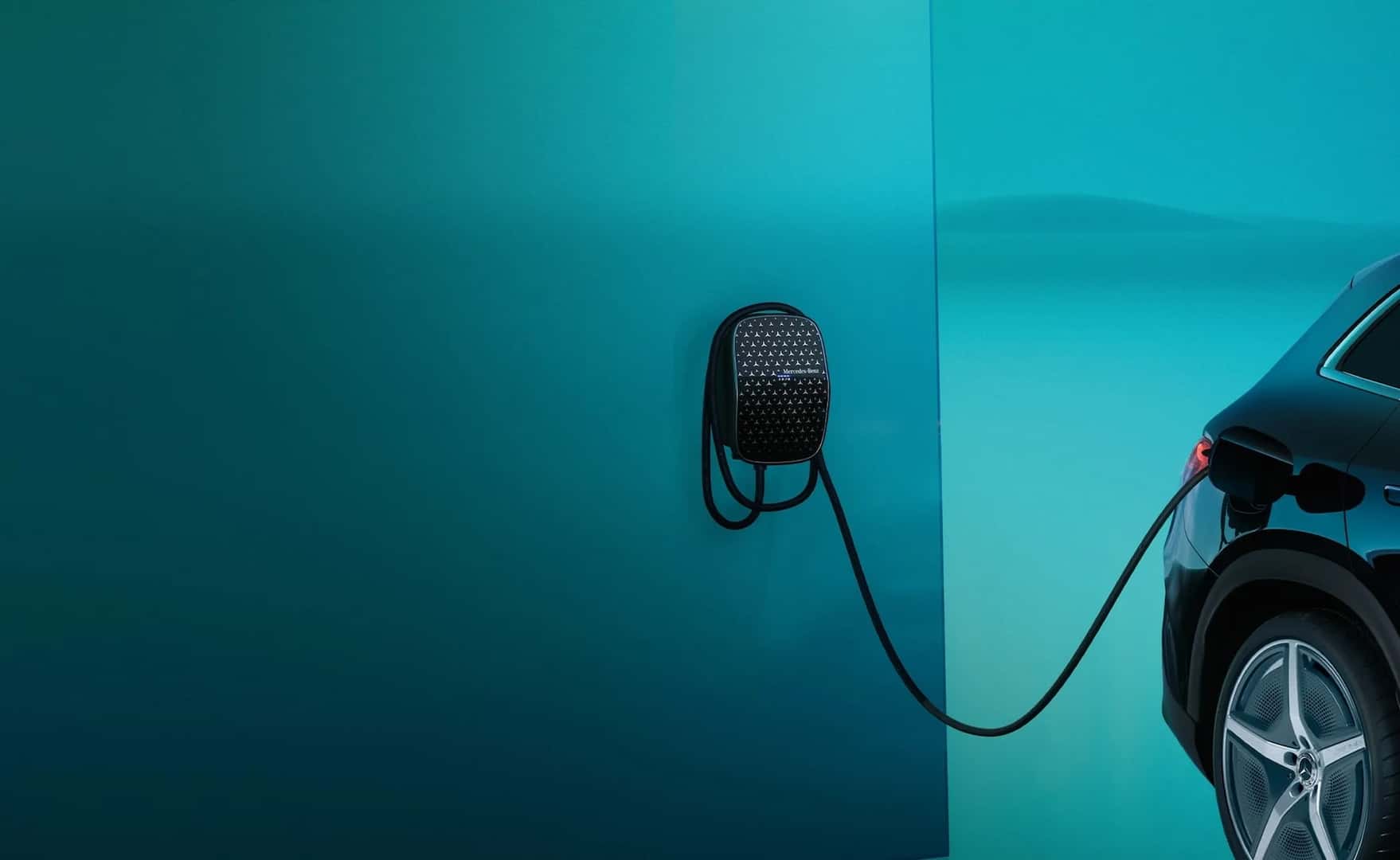 Mercedes-Benz EQE charging