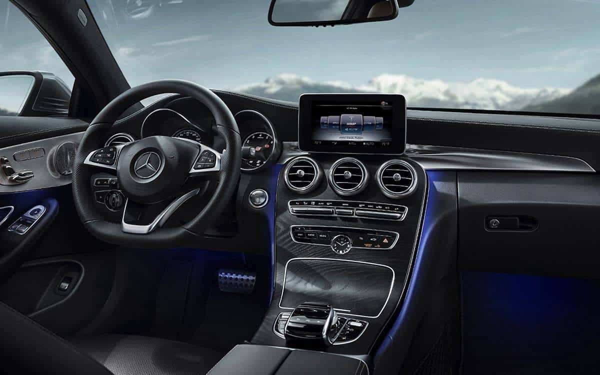 2017-C300-Coupe-interior