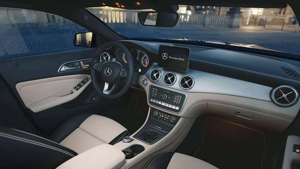 2019 Mercedes-Benz Dash