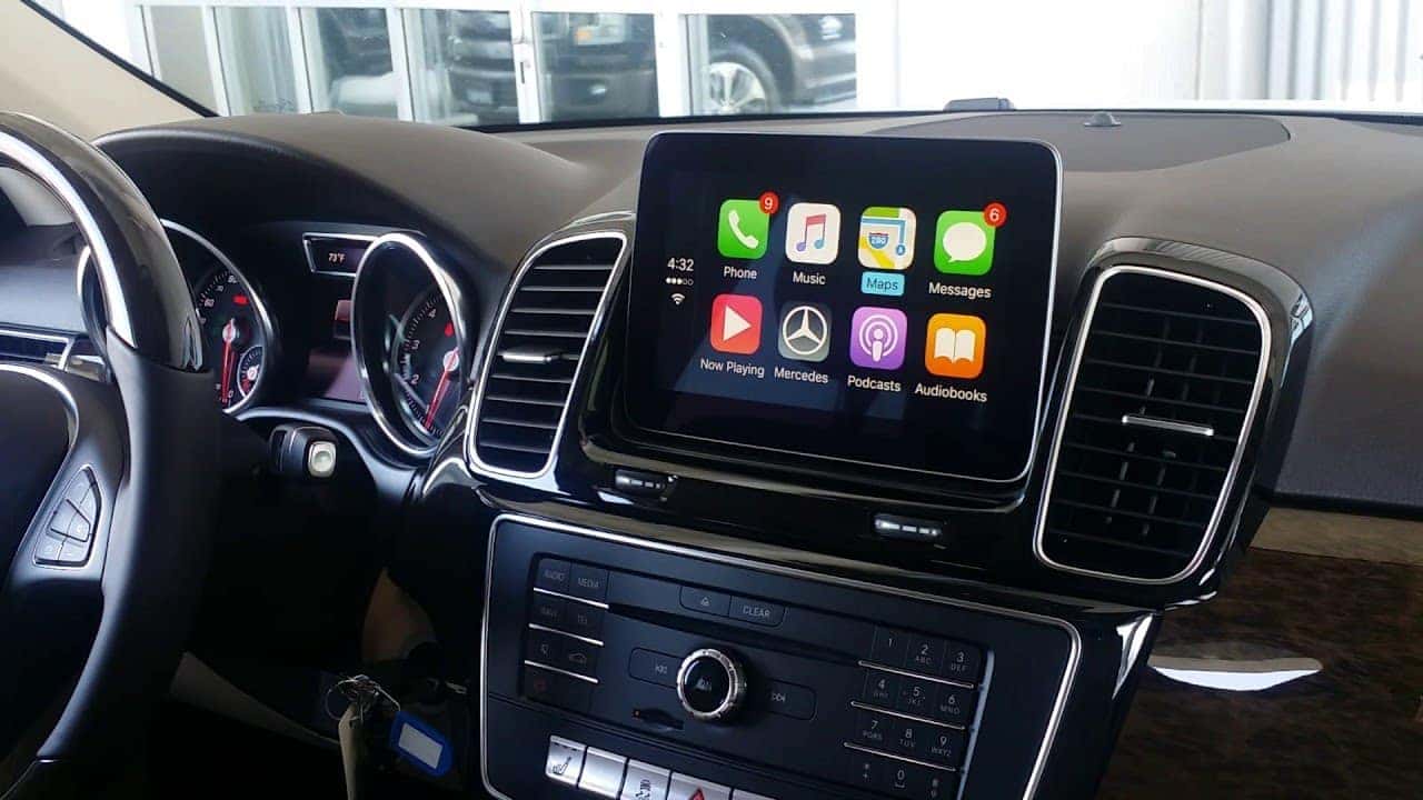 Mercedes-Benz Apple CarPlay