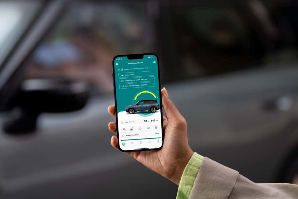 Using MINI Proactive Care through a smartphone