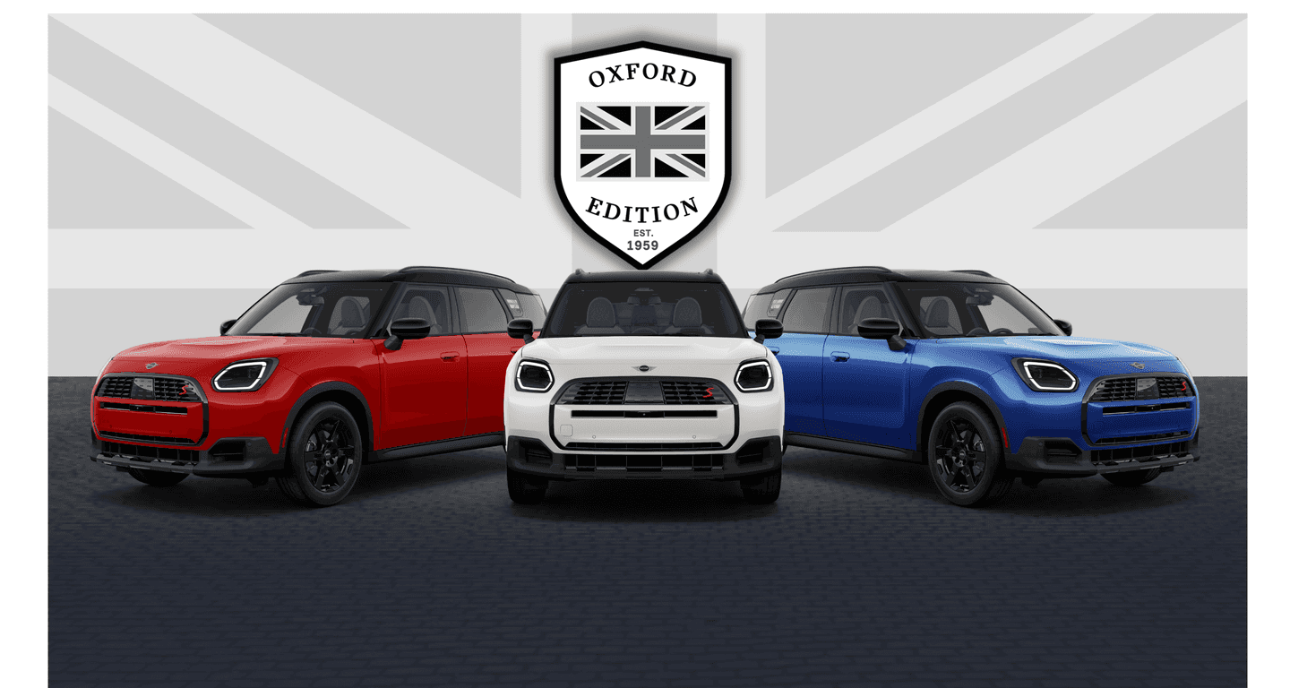 Front view of the MINI Countryman S ALL4 Oxford Edition