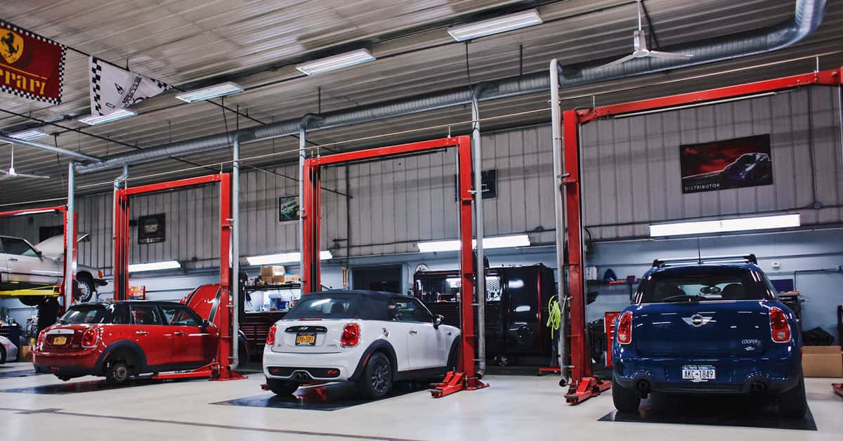 Several vehicles in the bay for MINI Value Service
