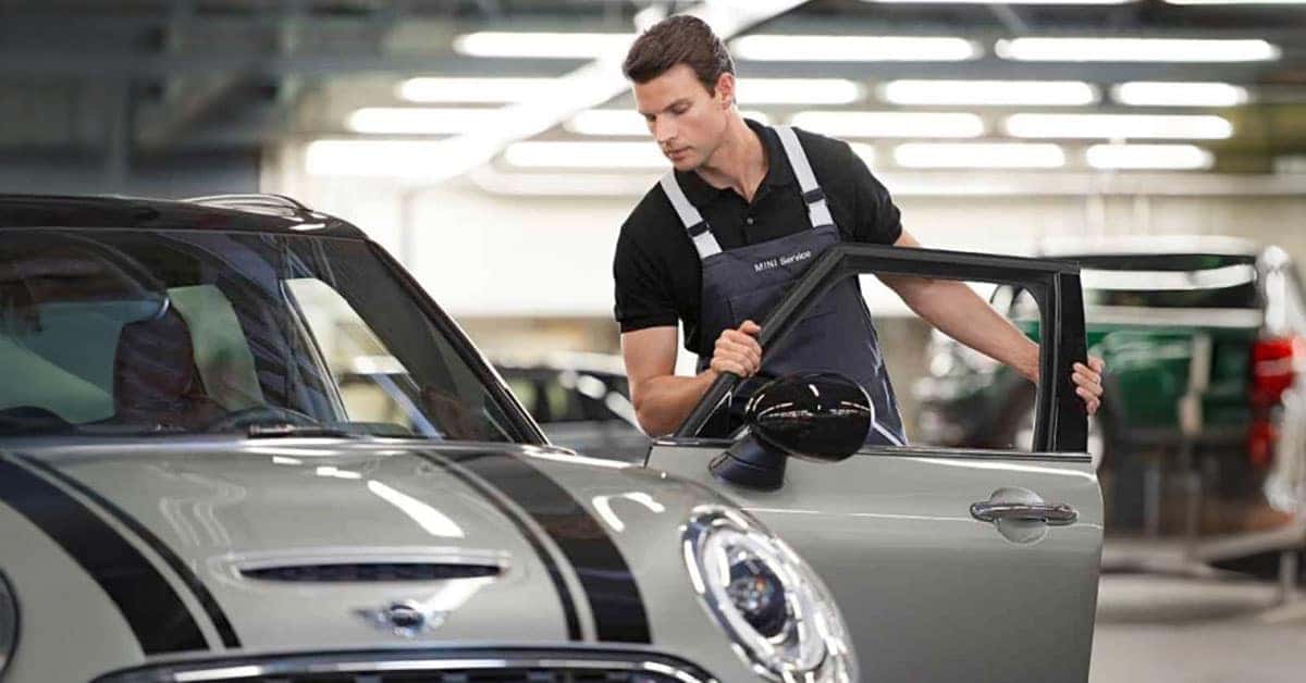 MINI Service technician