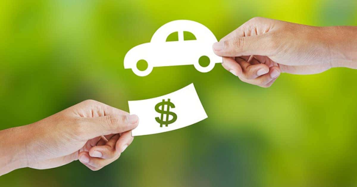 Exchanging cash and keys as part of a MINI trade-in