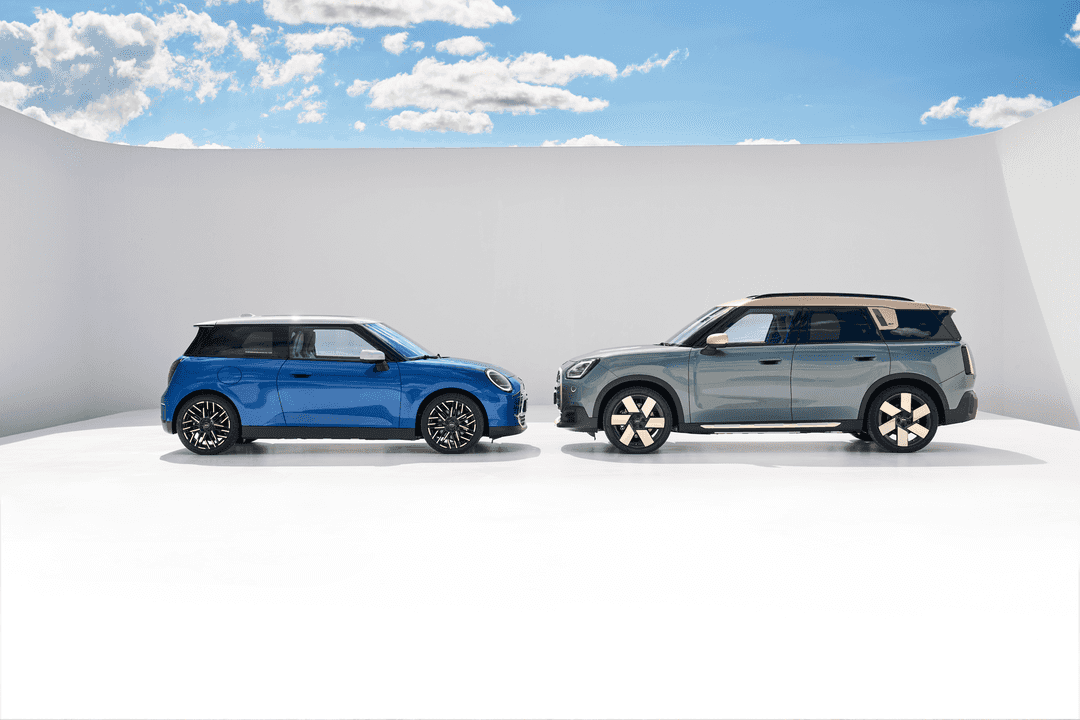 Profile of a pair of MINI Certified Pre-Owned models
