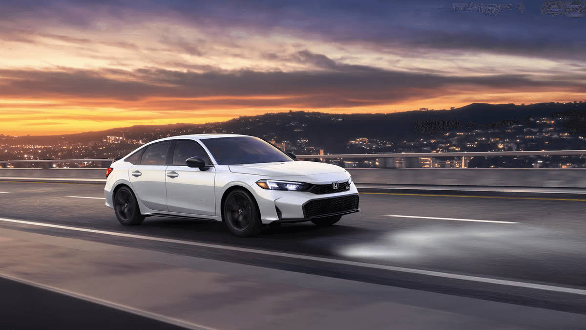 2025 Honda Civic Si driving on the highway