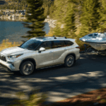 Toyota Highlander towing a boat