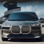 A front look of a gray BMW i7.
