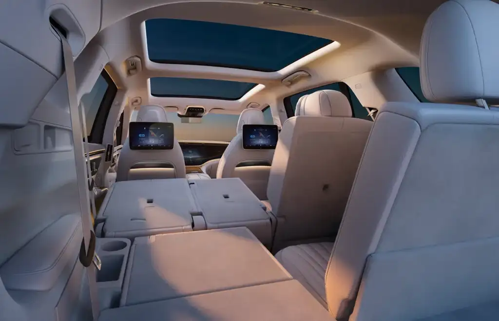 2026 EQS SUV Gallery_023 XL