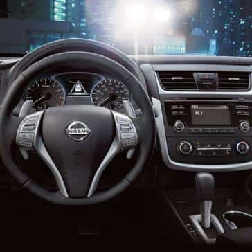 2017 Nissan Altima interior features