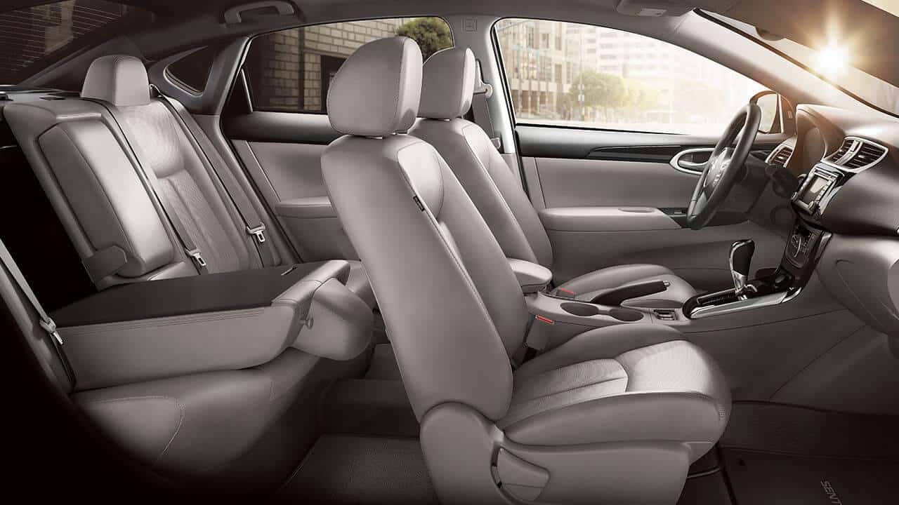2017 Nissan Sentra interior