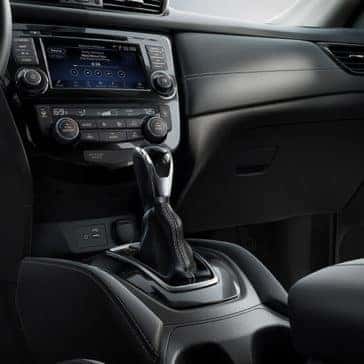 2018 Nissan Rogue interior features