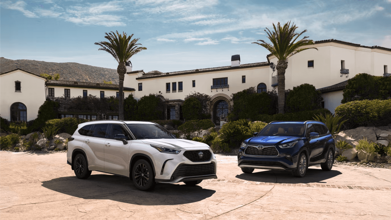 2026 Toyota Highlander in Windchill and Toyota Highlander Hybrid in Blueprint Near Leander, TX