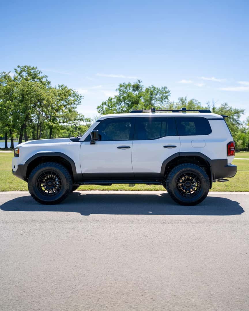 Land Cruiser Side
