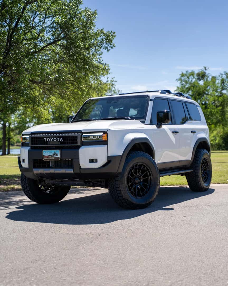 Land Cruiser Angled