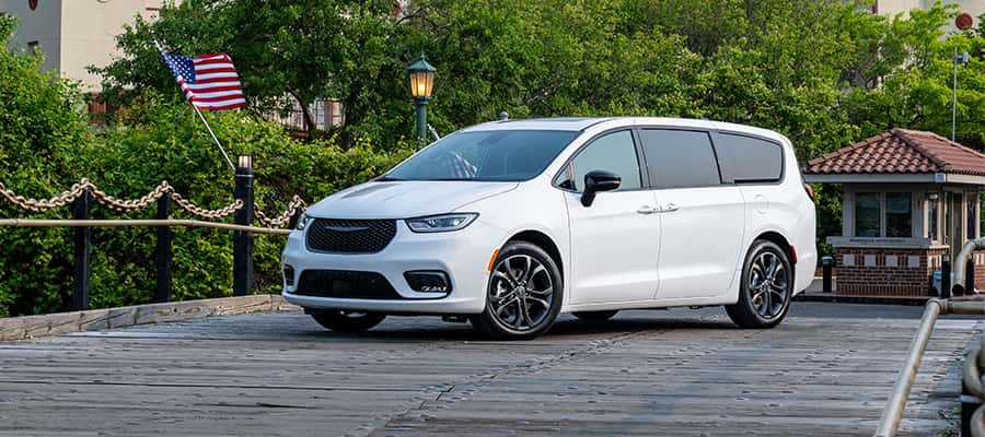 2026 Chrysler Pacifica decorative